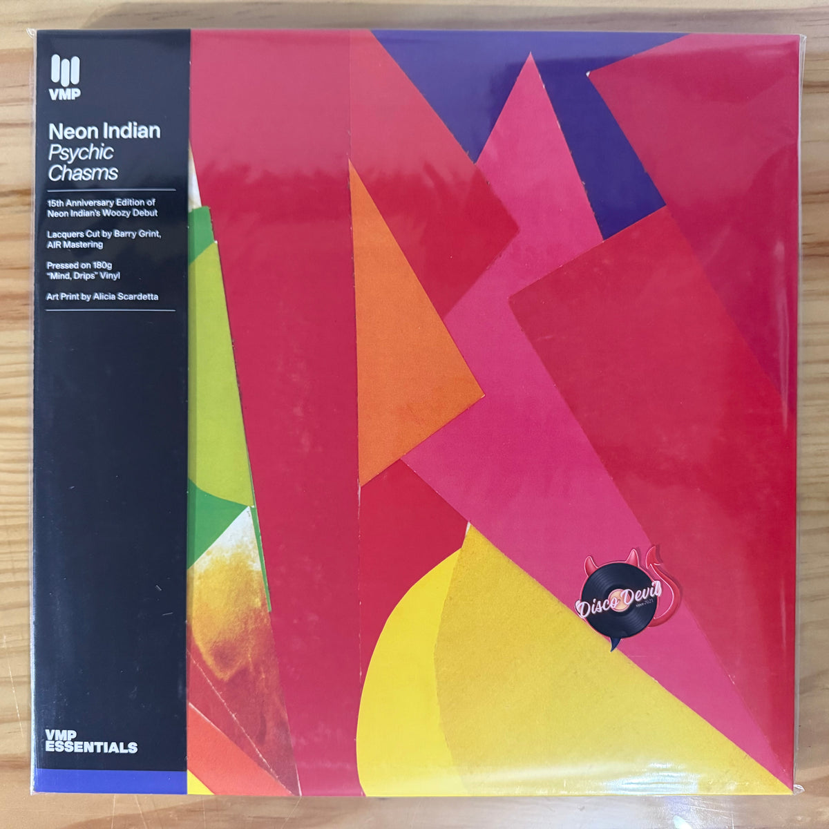 Neon Indian - Psychic Chasms, VMP – Disco Devil | Página Oficial